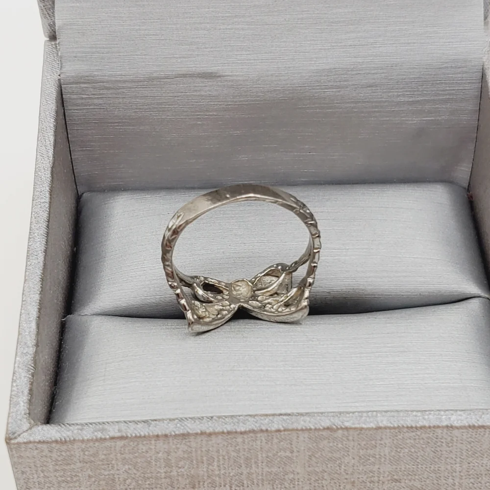 Silver Diamond Cut Vintage Bow Ring